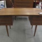 562 4349 WRITING DESK